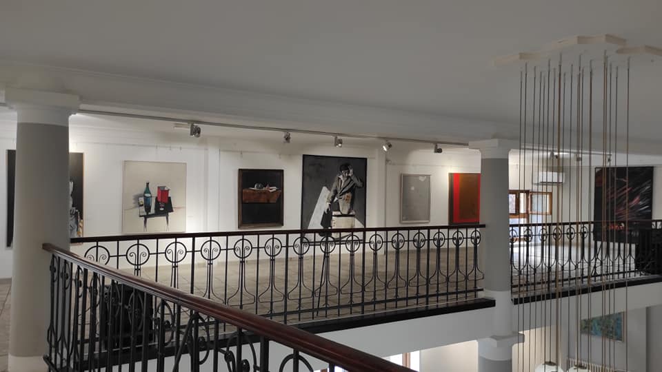 U Galeriji Leskovačkog kulturnog centra izložba „Mića Popović i njegovi savremenici“(FOTO)